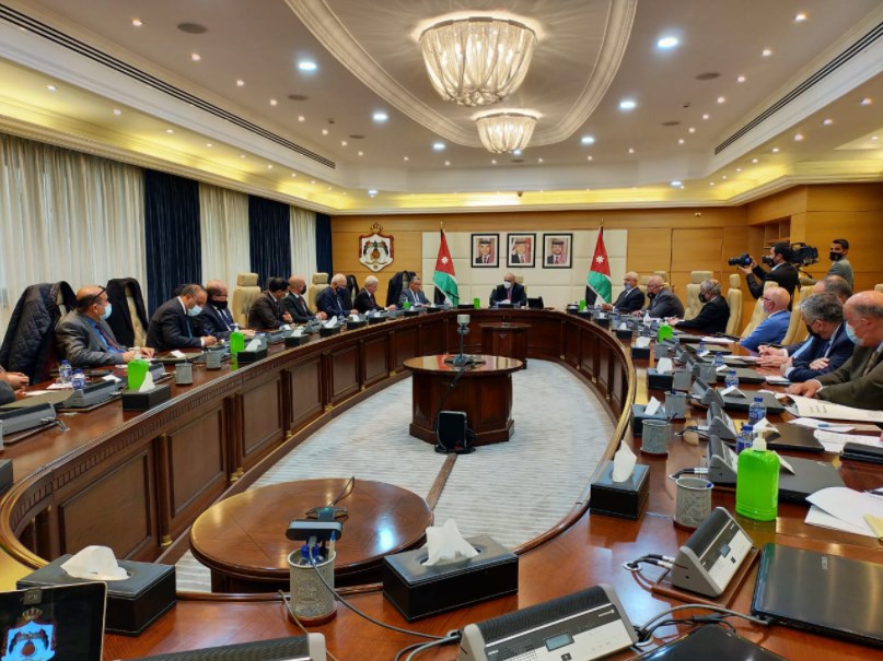 الخصاونة يلتقي مجلس نقباء النقابات المهنية