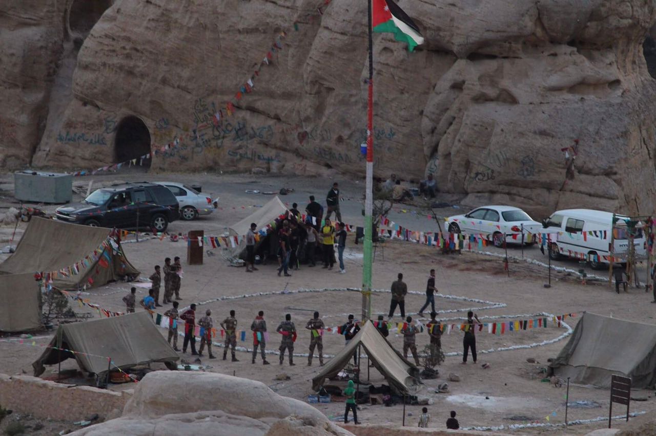 مخيم كشفي لثانوية العين البيضاء يتميز