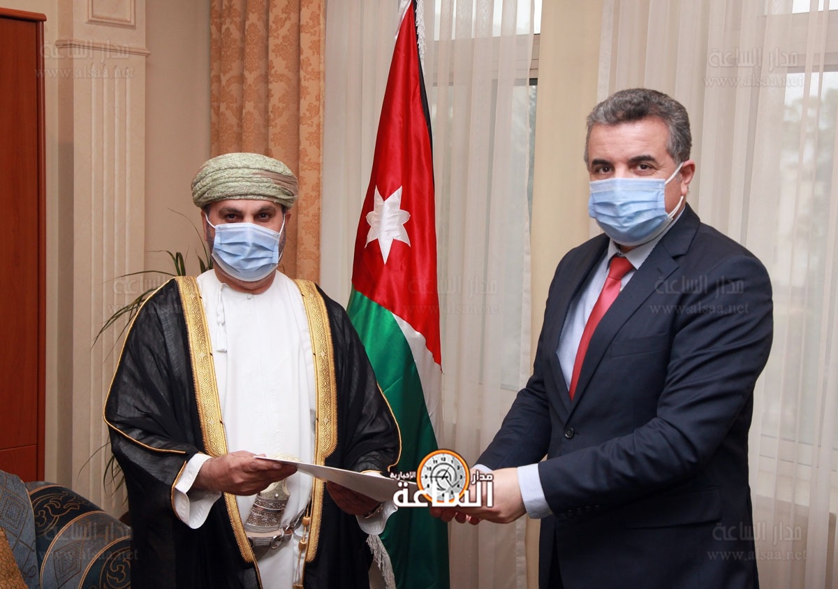 وزارة الخارجية تتسلم نسخة من أوراق