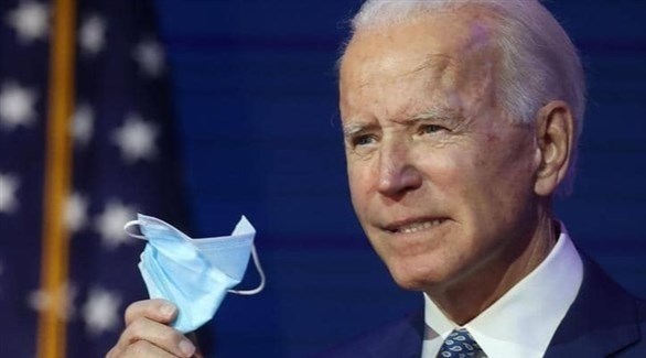 بايدن يصدر أمرا بوضع الكمامات في