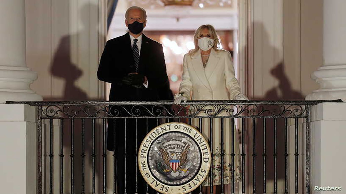 ما سر الرسالة الخفية في معطف