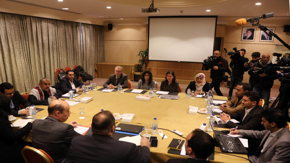 بدء مفاوضات بين وفدي الحكومة اليمنية