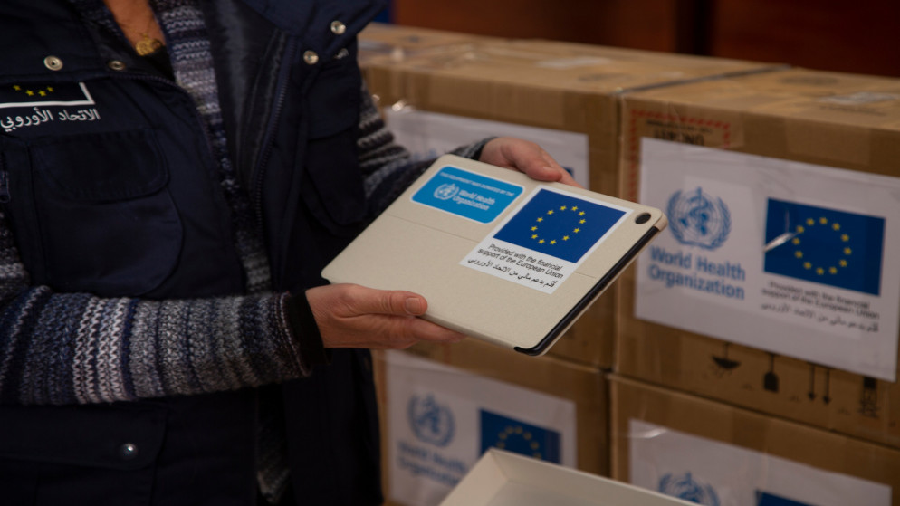 300 جهاز لوحي من الصحة العالمية