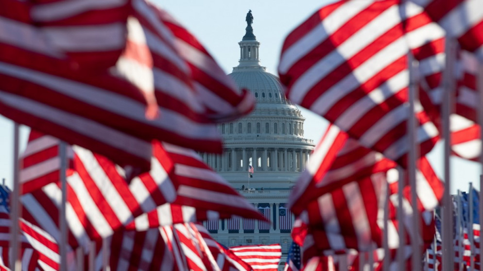 بايدن سيعيد فرض قيود متعلقة بالسفر