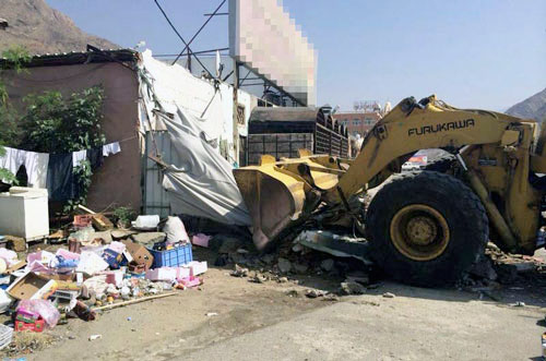 حملة أمنية على البسطات في باربد