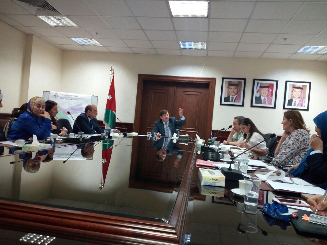 الشياب يؤكد على تنفيذ قانون الصحة