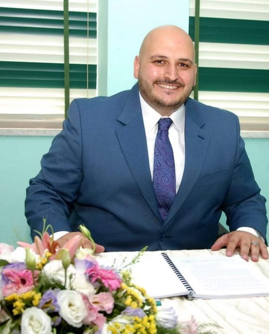 الطائر المسكون بالذكرى والفقد والنفي والألم