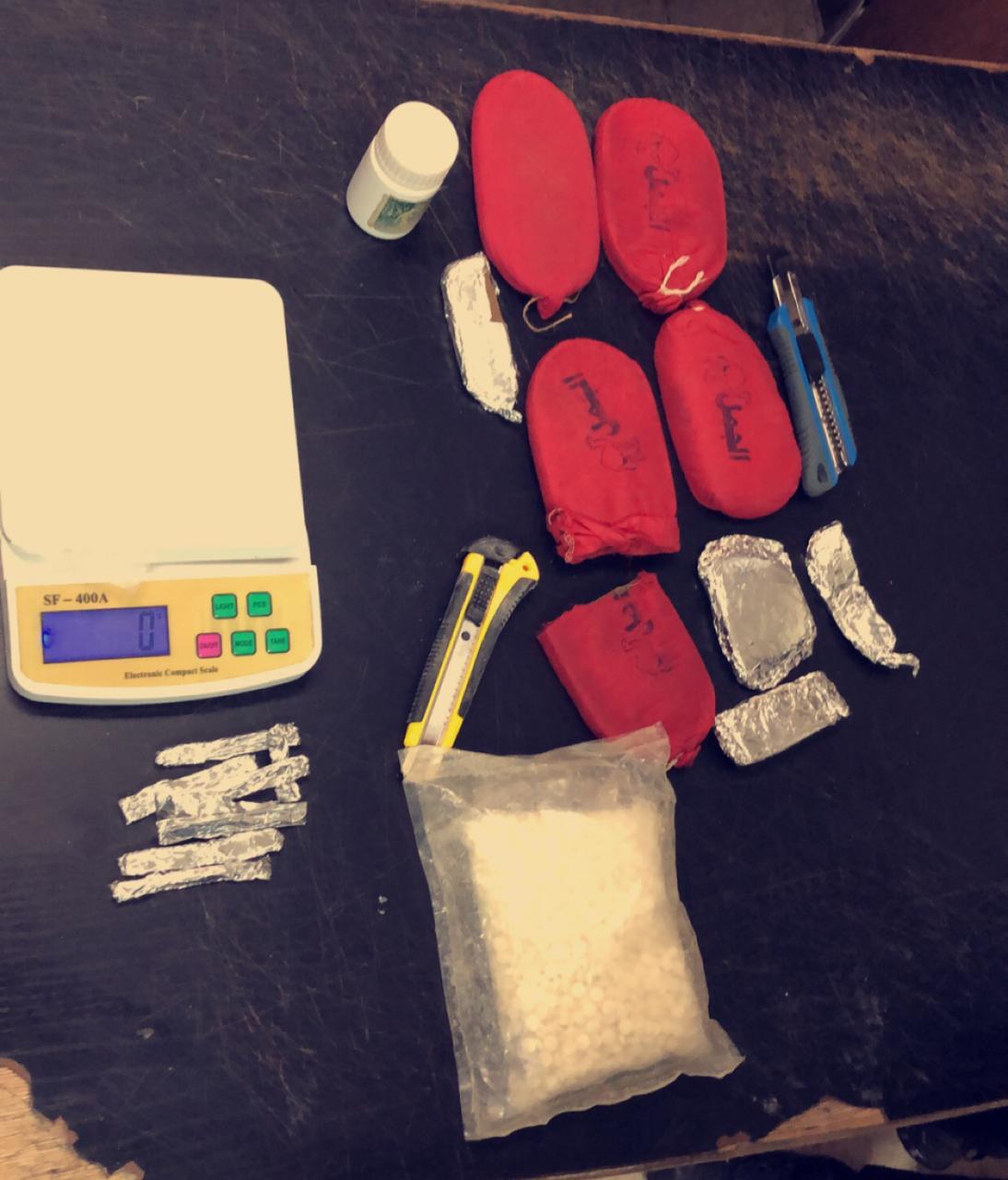 مكافحة المخدرات تضبط 8 مروجين ومصنف