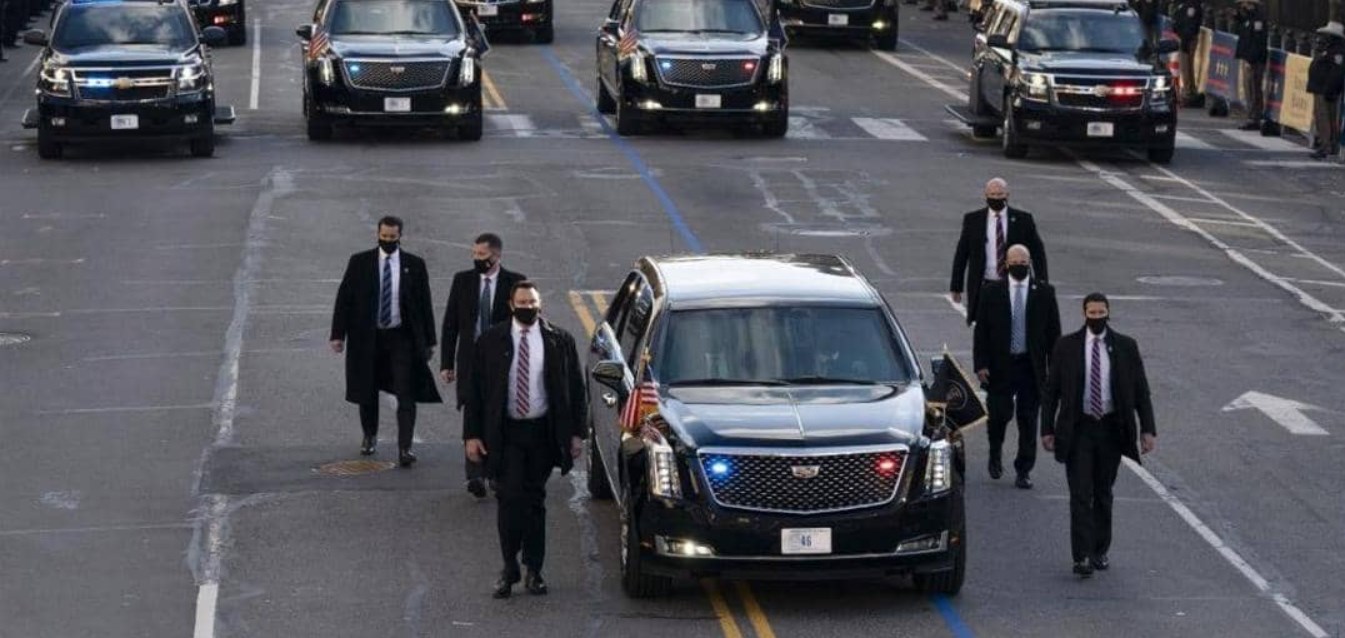 بايدن يتعهد باستبدال 650 ألف سيارة..