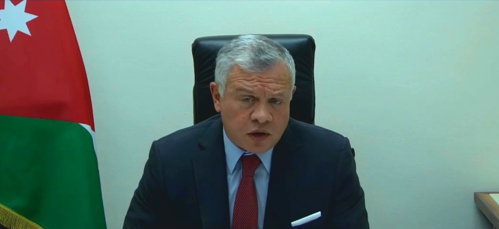 الملك يدعو إلى توزيع فاعل وعادل