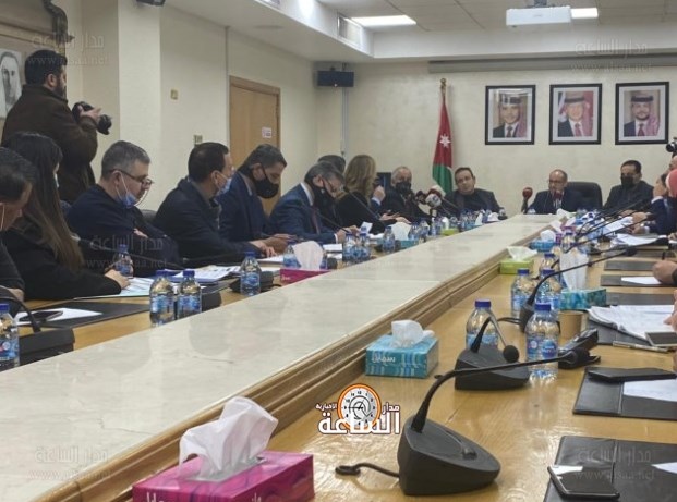 العايد: لا نية للدمج بين التلفزيون