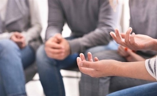 الإيماءات أثناء الحديث تجعل الكلمات تحفر