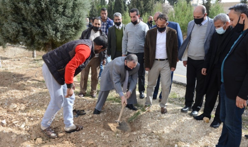 الطفيلة التقنية تحتفل بيوم الشجرة (صور)