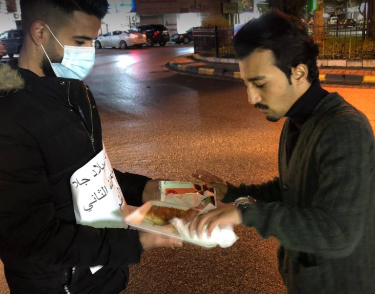 توزيع حلويات في اربد بمناسبة ميلاد