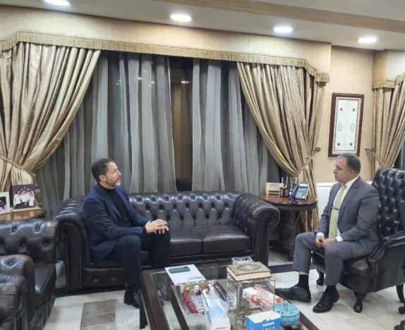 القطامين يطلع على ملف مشروع التوسعة