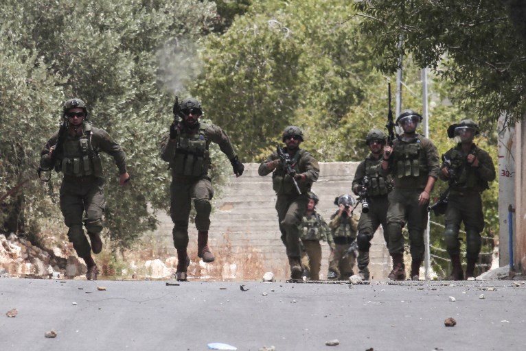 استشهاد فلسطيني برصاص الاحتلال الإسرائيلي جنوب