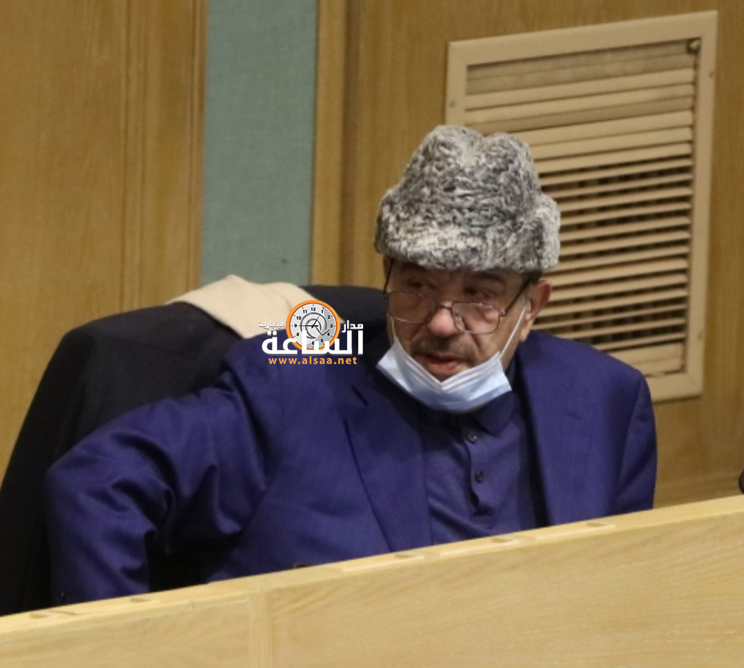 العرموطي يخرج عن النص: من يجلس