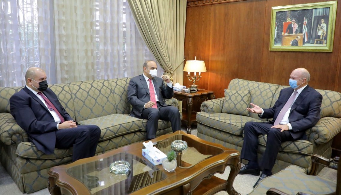 لقاء يجمع بين الخصاونة والفايز والعودات