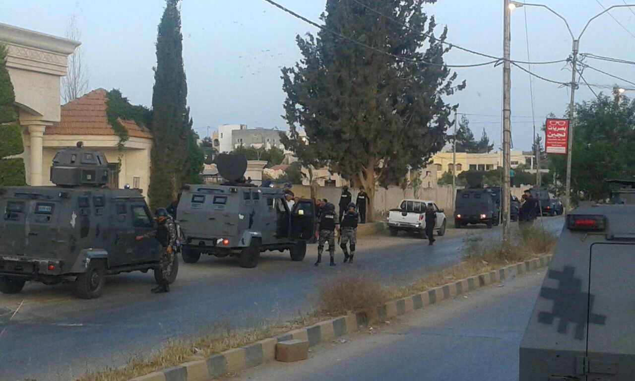 فيديوهات مداهمة قصر النائب ابو حسان..