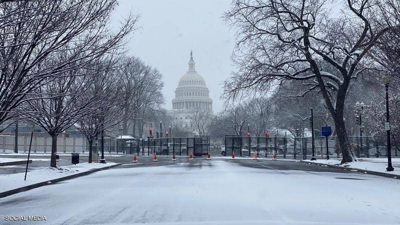 عاصفة ثلجية قوية تضرب واشنطن وتحذيرات