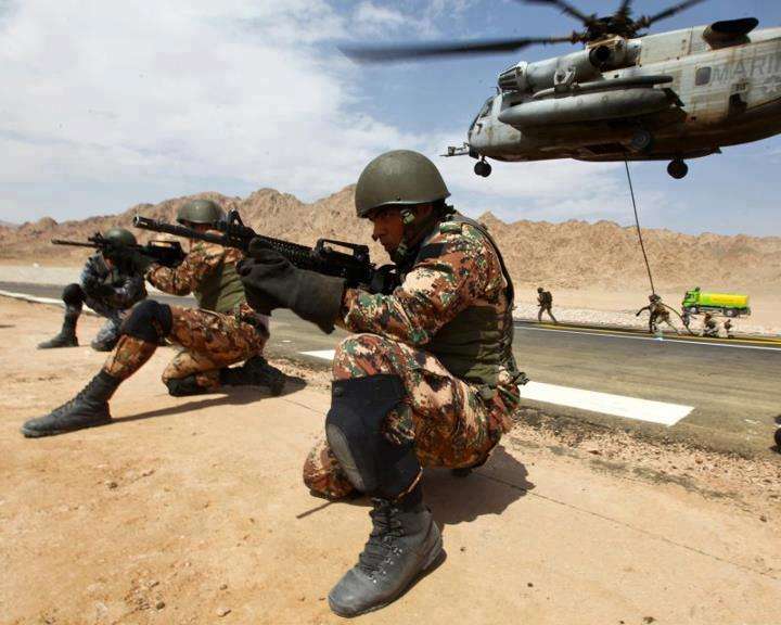 منح علاوات وتسهيلات قروض لمنتسبي القوات