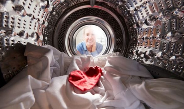 كيف تمنعين زوال ألوان الملابس في