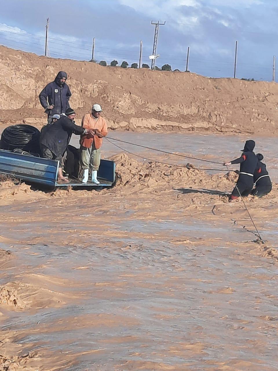 السيول تحاصر اشخاصا في مادبا ومعان