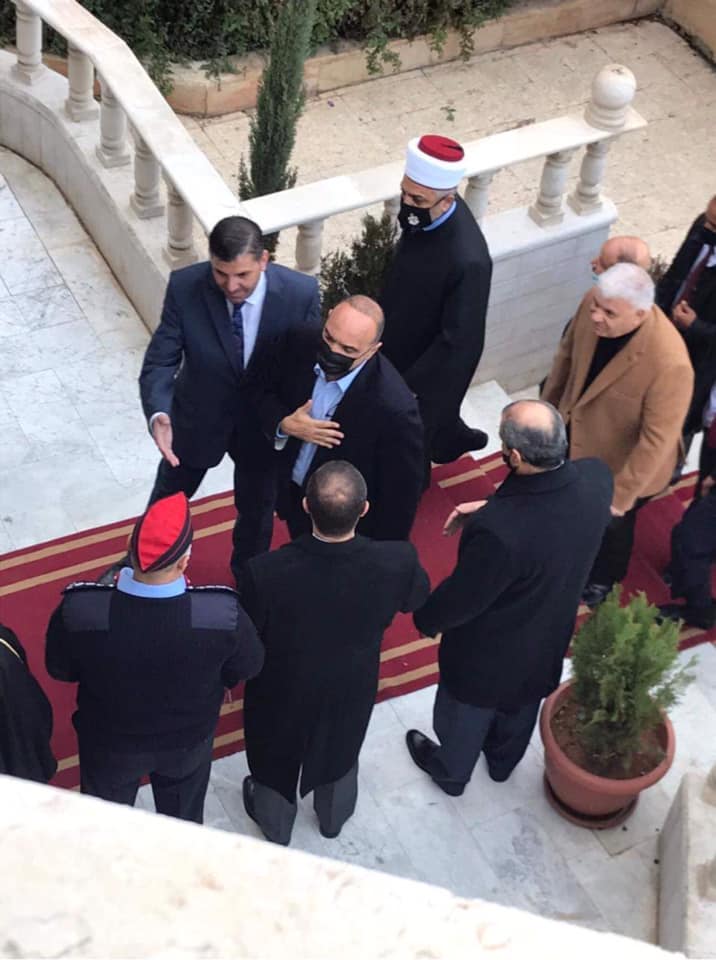 رئيس الوزراء بشر الخصاونة في منزل