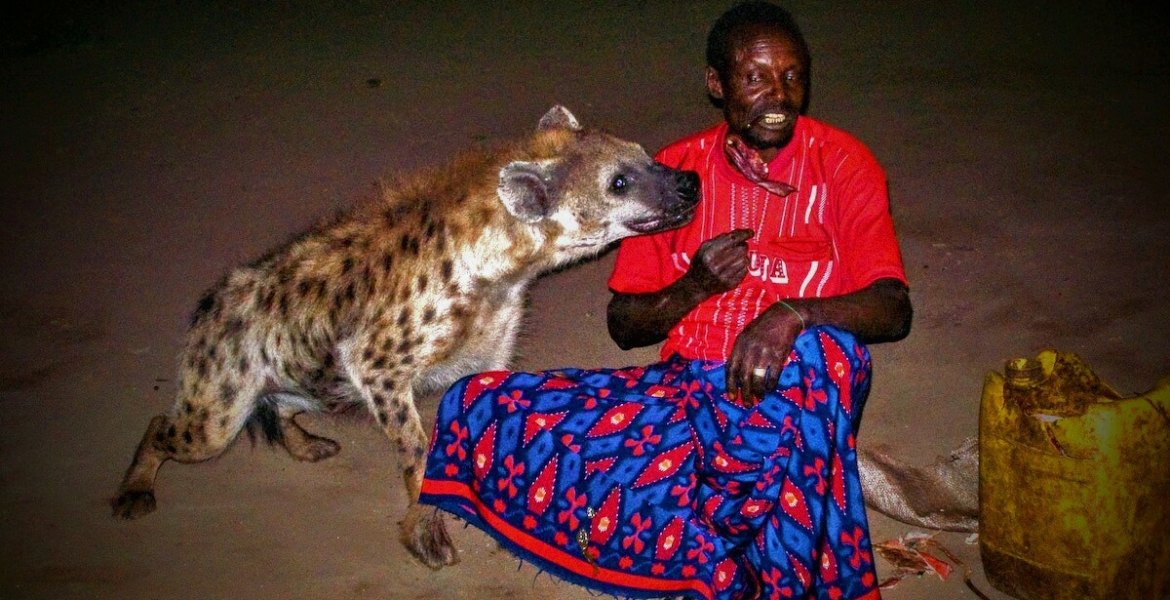 “رجال الضبع” في نيجيريا شعب مسلم