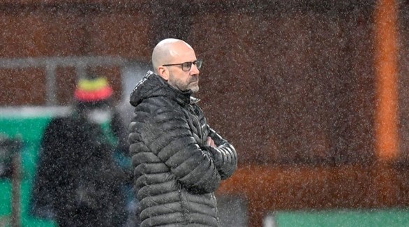 مدرب ليفركوزن يعترف بمعاناته من الضغوط