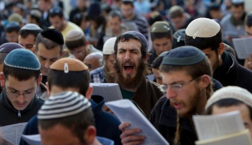 إسرائيل تسعى بقوة لتدمير مجتمعها المدني..