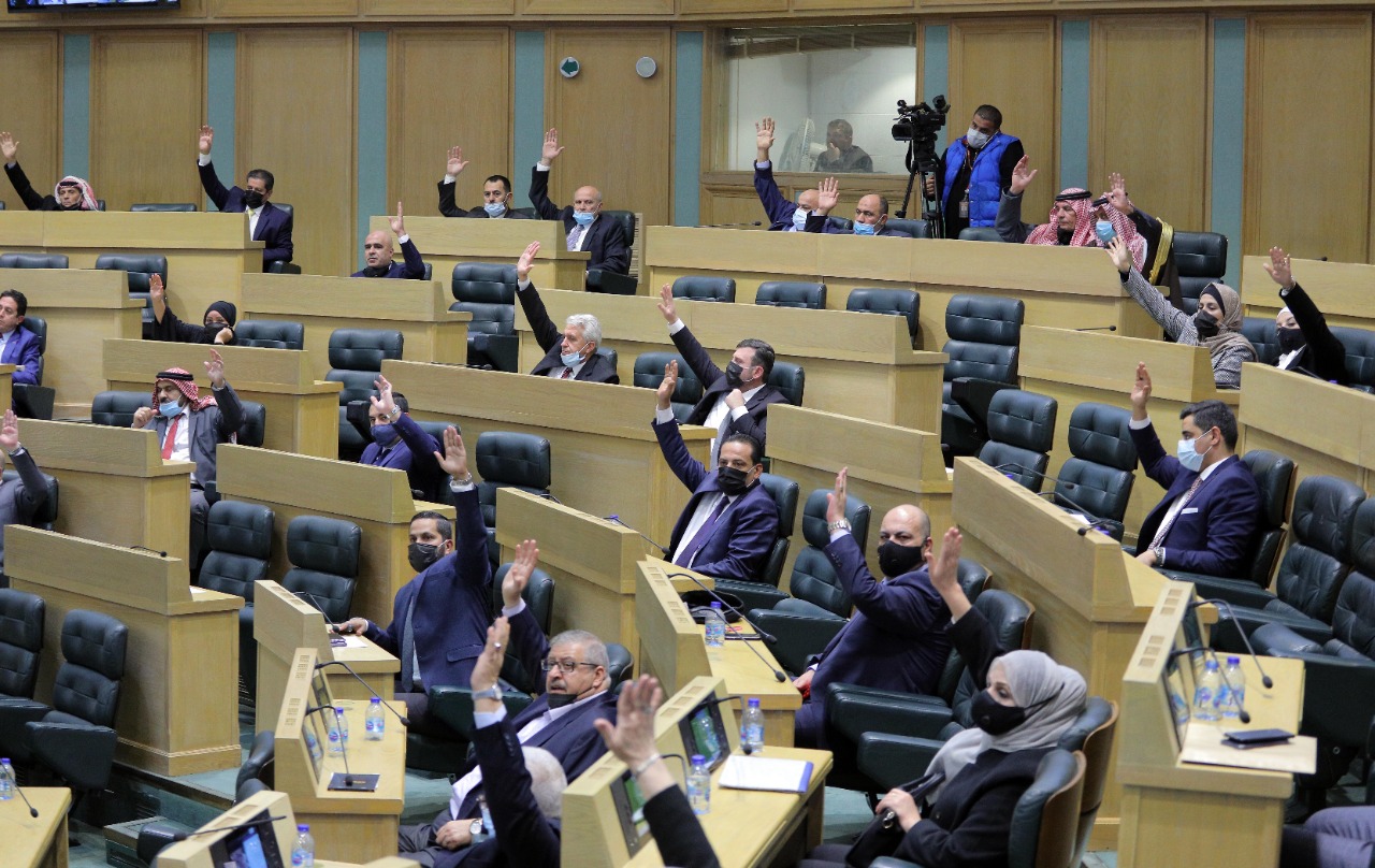 النواب يرفع 18 توصية للتعامل مع