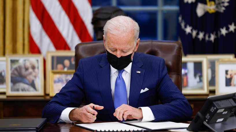 بايدن يوضح موقفه من عقوبات إيران..