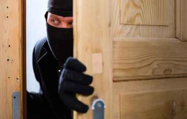 سرقة 30 ألف دينار من محطة