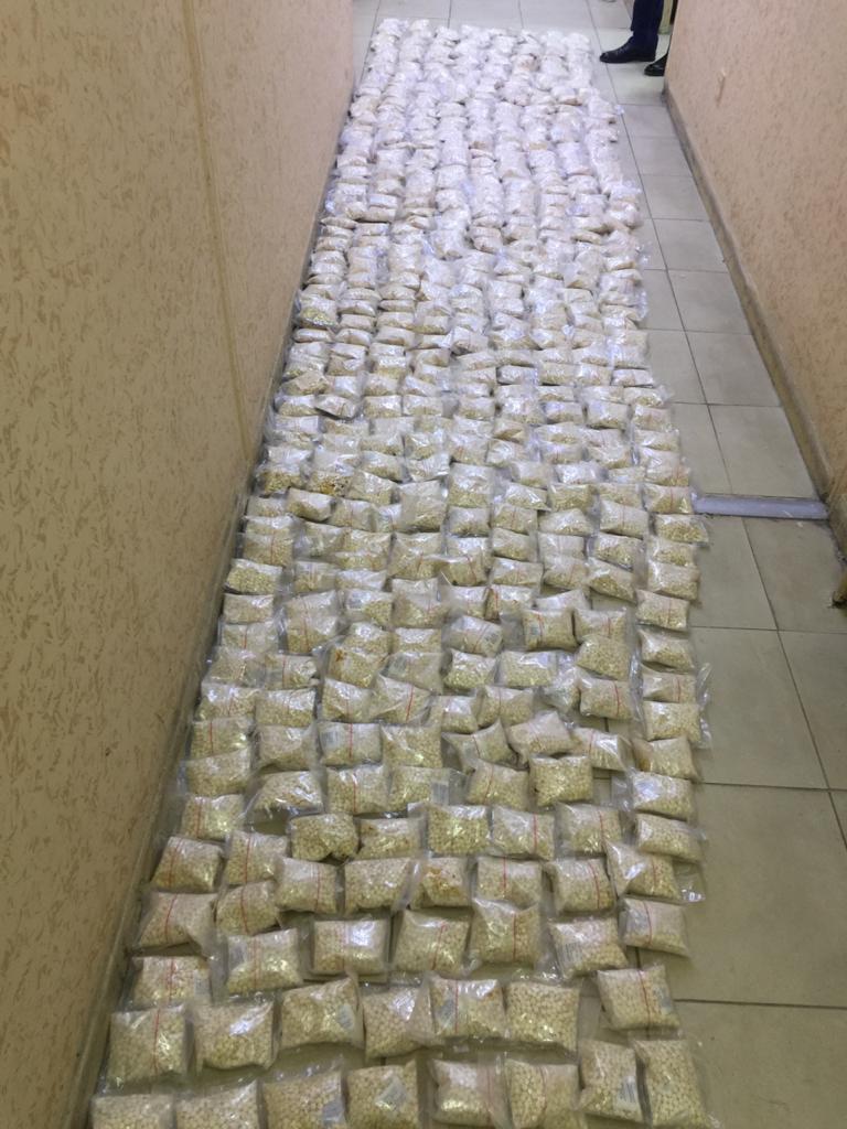 إحباط محاولة تهريب مخدرات عبر معبر