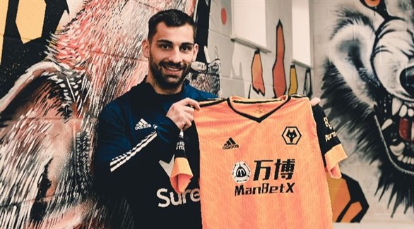 جوني أوتو يجدد عقده مع الذئاب