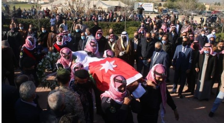 القوات المسلحة تشارك في تشييع جثمان