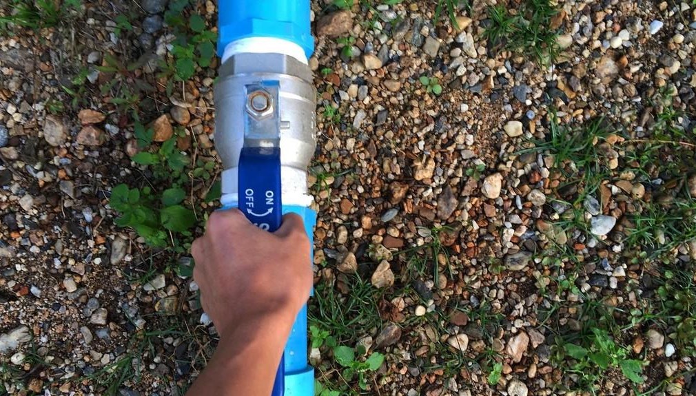 العكورة توقف ضخ المياه في عمان