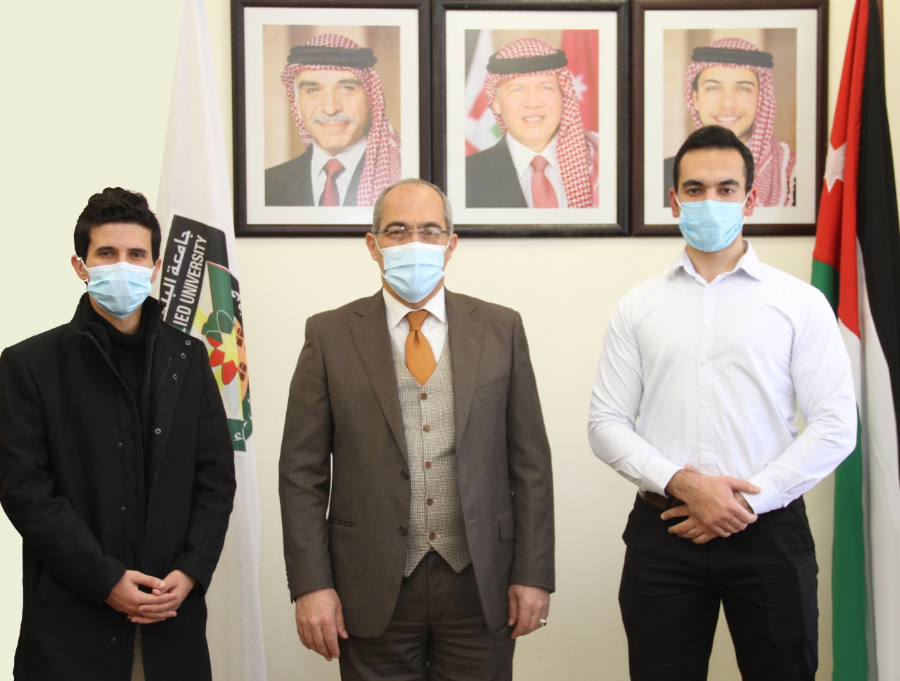 طالبان من البلقاء التطبيقية يجتازان الجزء