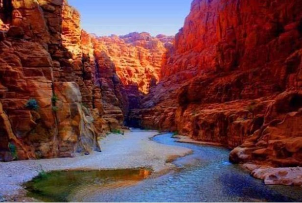 وادي الموجب.. عملاق الاودية العملاقة (صور)