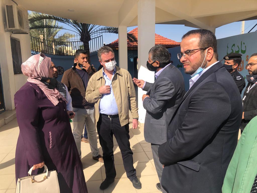 النابلسي في جولة لمنشآت وزارة الشباب