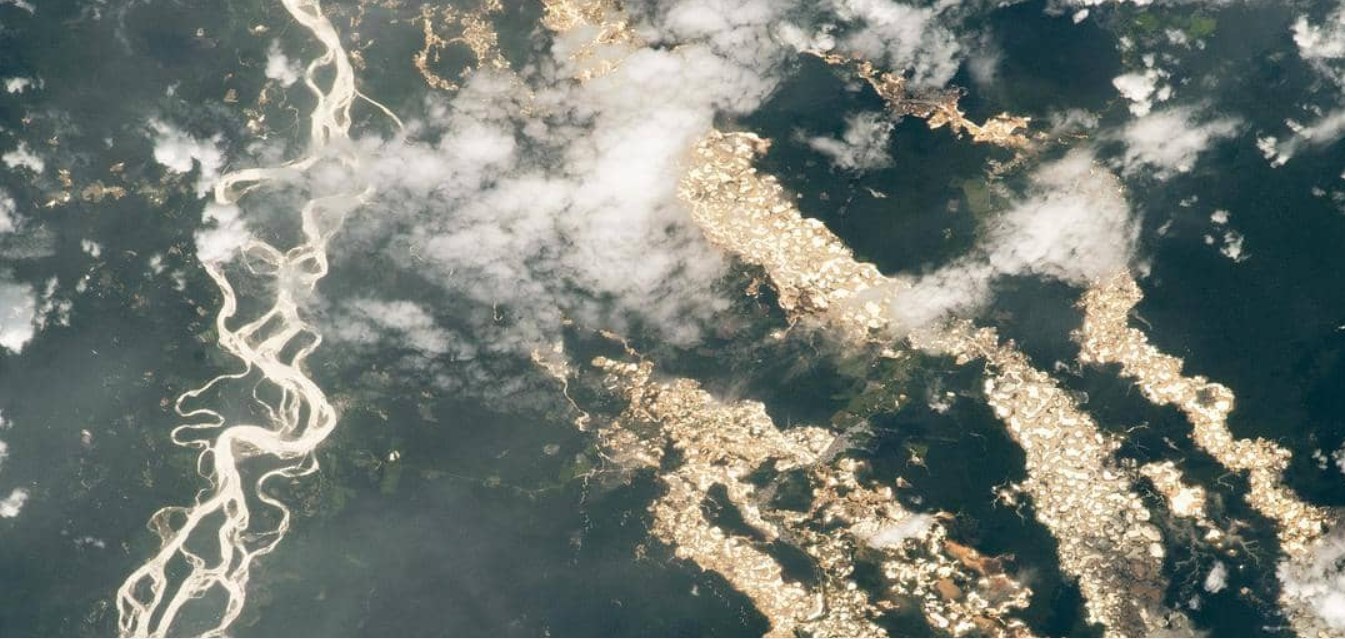 أنهار من الذهب.. كاميرا فضائية تكشف