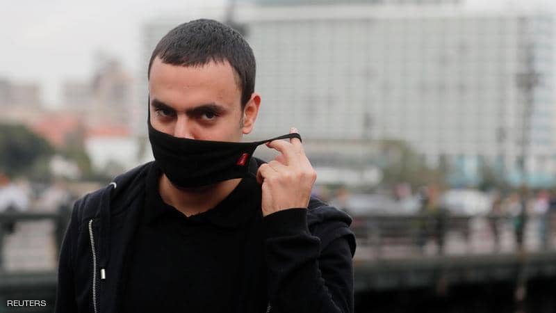 مخالفات بحق 79 مواطنا لعدم التزامهم