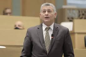 اصابة النائب عبد الحليم الحمود بكورونا