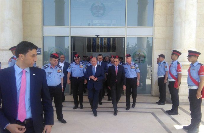 الملقي يزور مديرية الأمن العام