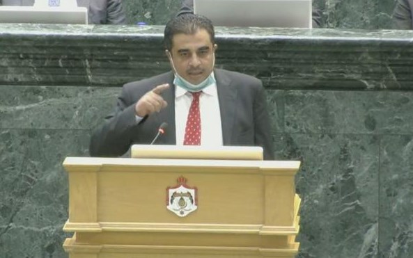 النائب العجارمة يعتذر عن كلمة «كتلة