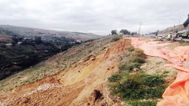 للمواطنين.. فتح طريق عمان إربد