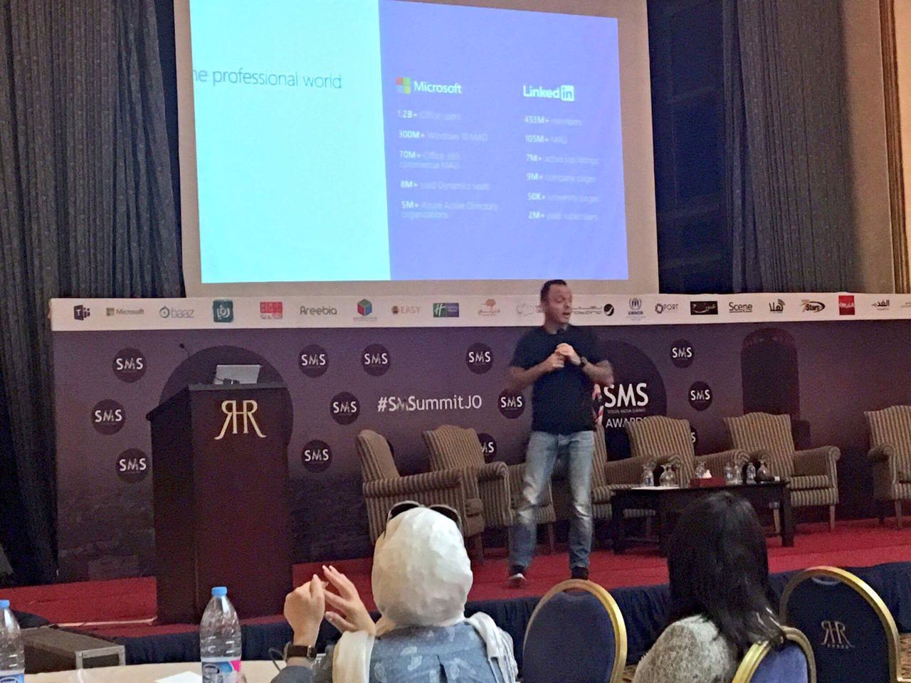 قمة التواصل الاجتماعي في عمان