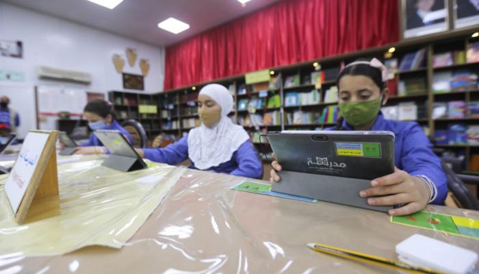 المدرسة الرقمية تبدأ أولى مراحلها التجريبية