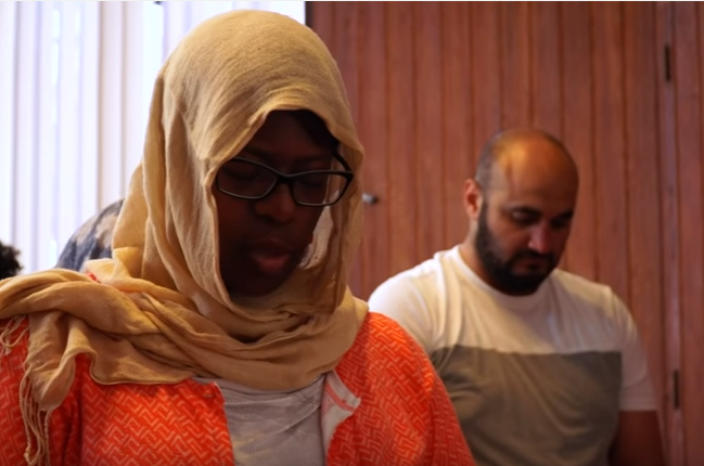 شاهد: صلاة مختلطة في مسجد بأمريكا..